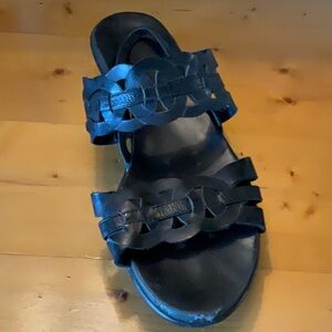 Munro sandals black size 11